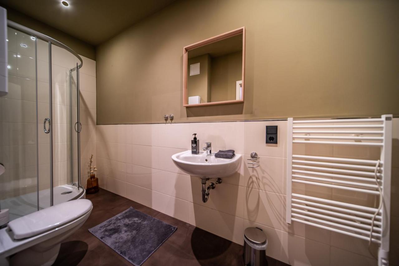Llr Design Apartment - Emerald Green Im Zentrum Von Koblenz 科布倫茨 外观 照片